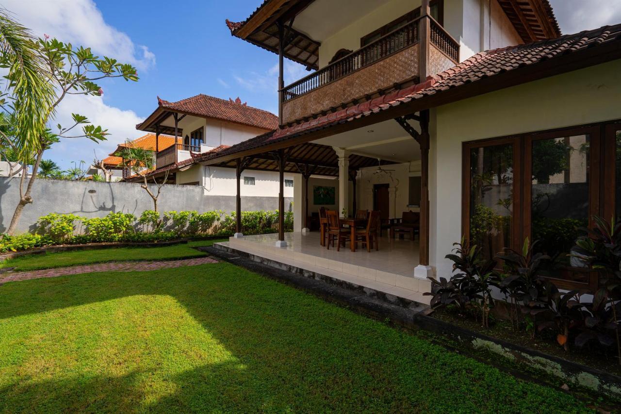 Kusuma Resort Seminyak Exterior foto